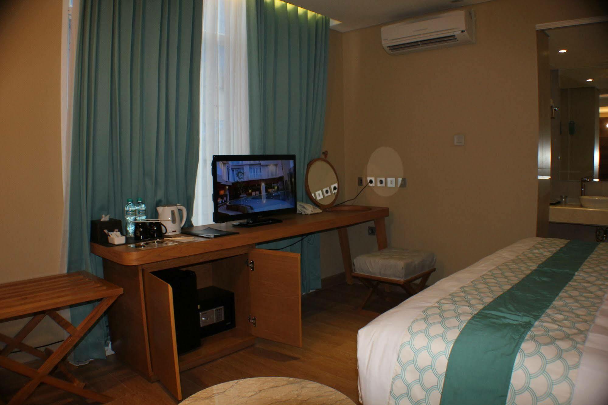 Bedrock Hotel Kuta Kuta Lombok Zewnętrze zdjęcie