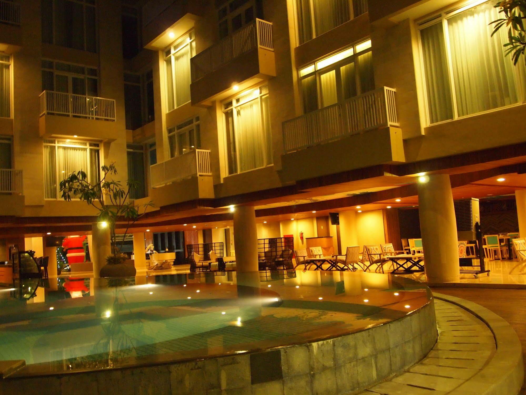 Bedrock Hotel Kuta Kuta Lombok Zewnętrze zdjęcie