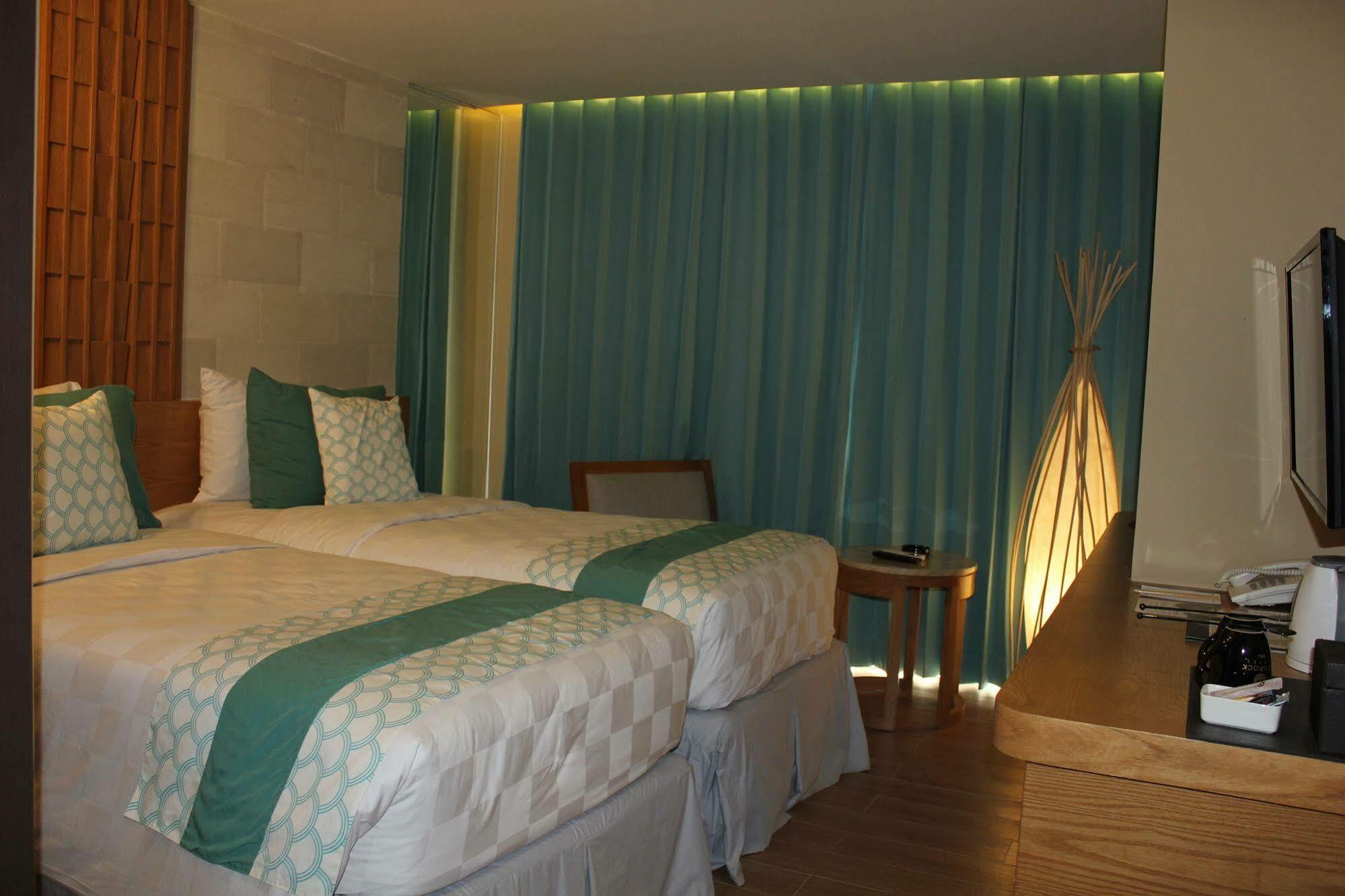 Bedrock Hotel Kuta Kuta Lombok Zewnętrze zdjęcie